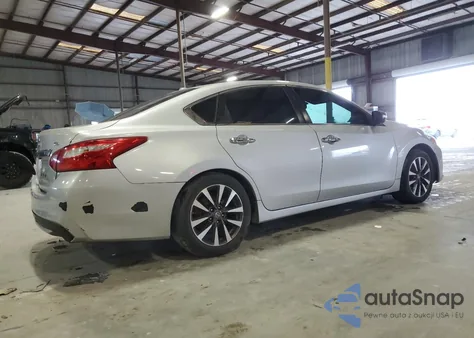 2017 Nissan Altima 2.5 z USA, uszkodzony, nr VIN 1N4AL3AP2HC206199